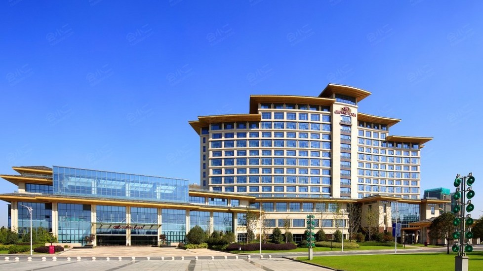 扬州皇冠假日酒店外观图片