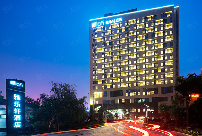 盐城雅乐轩酒店能容纳100人的会议室