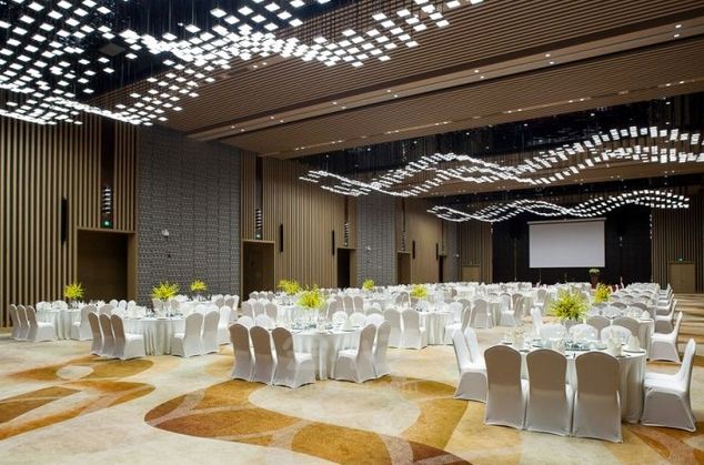 苏州汇融广场假日酒店