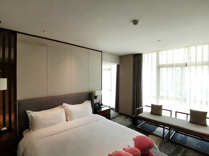 郑州华原颐舍酒店家庭房