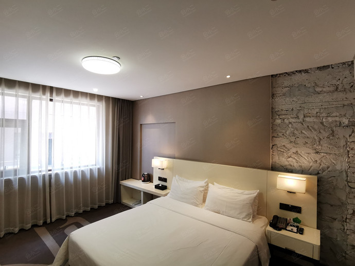郑州华原颐舍酒店商务大床房