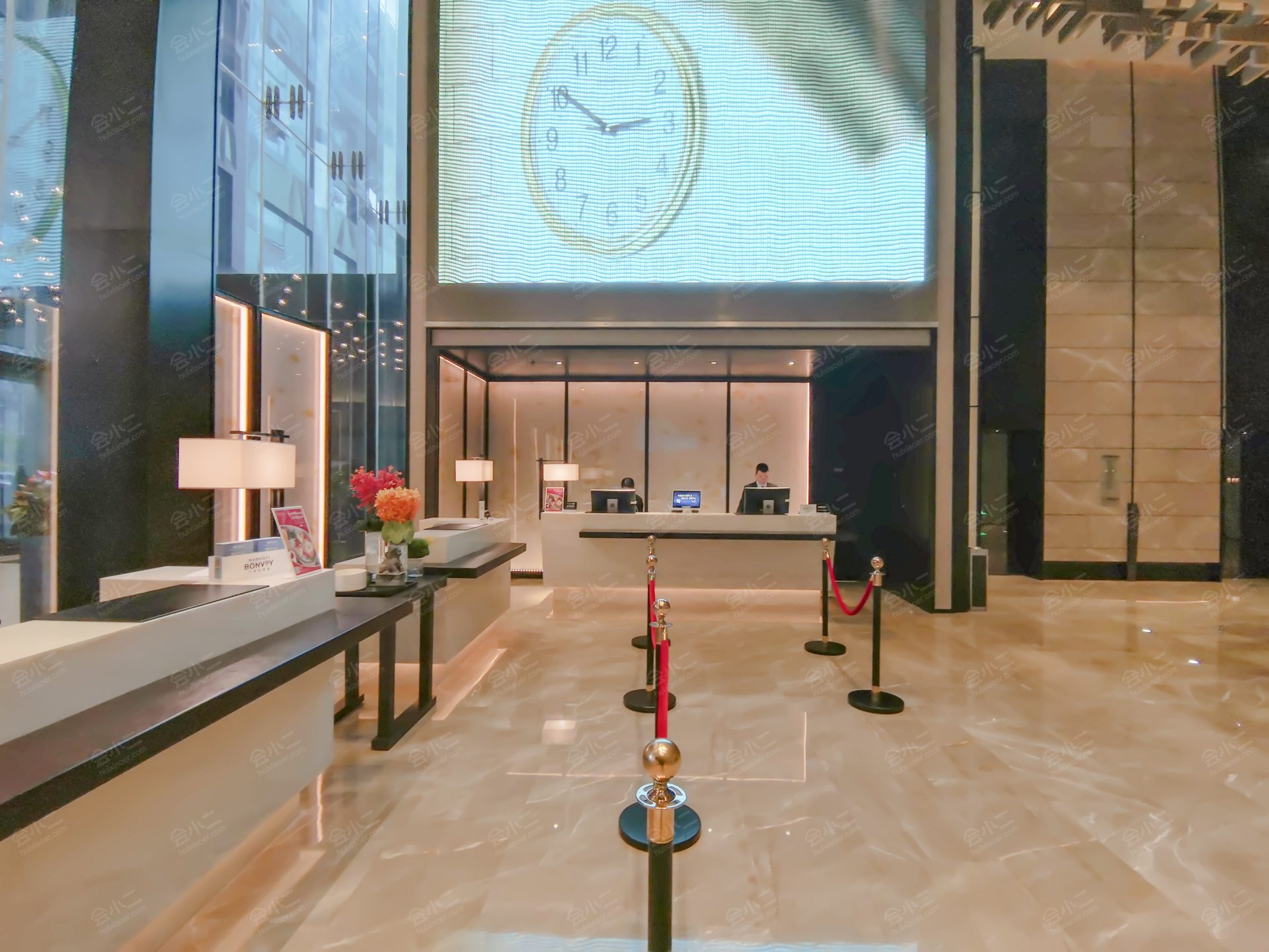 成都首座万豪酒店前台特色