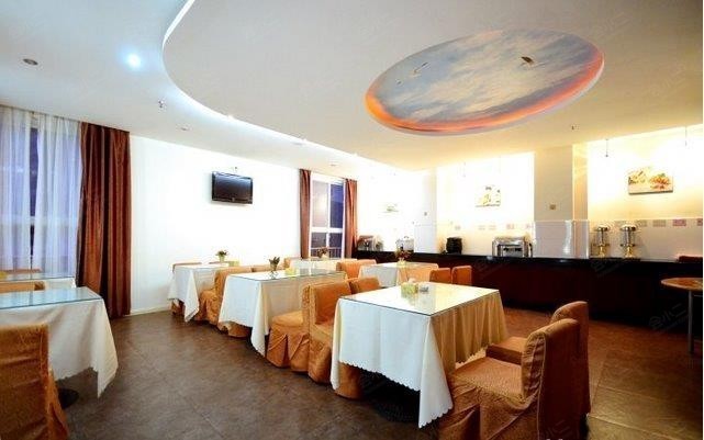 精途酒店（武汉光谷步行街杨家湾地铁站店）餐厅