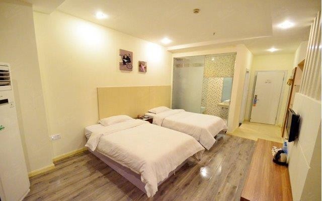 精途酒店（武汉光谷步行街杨家湾地铁站店）商务双床房