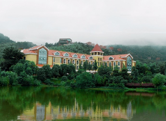 溧阳美岕山野温泉度假村