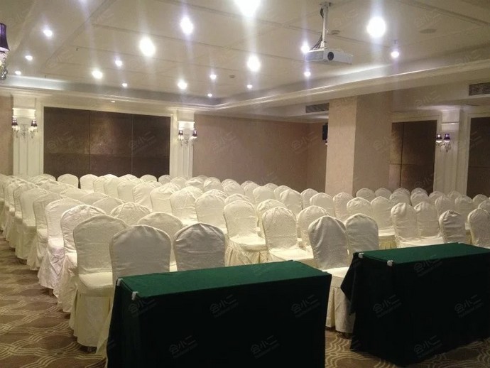 珠海荣丰酒店会议室