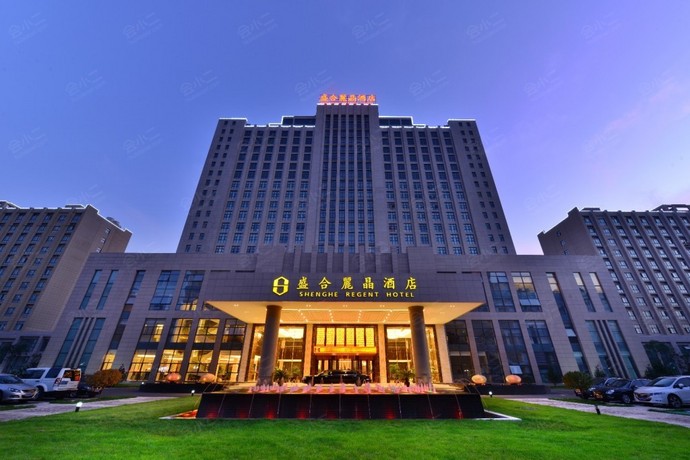 长葛盛合丽晶酒店外观