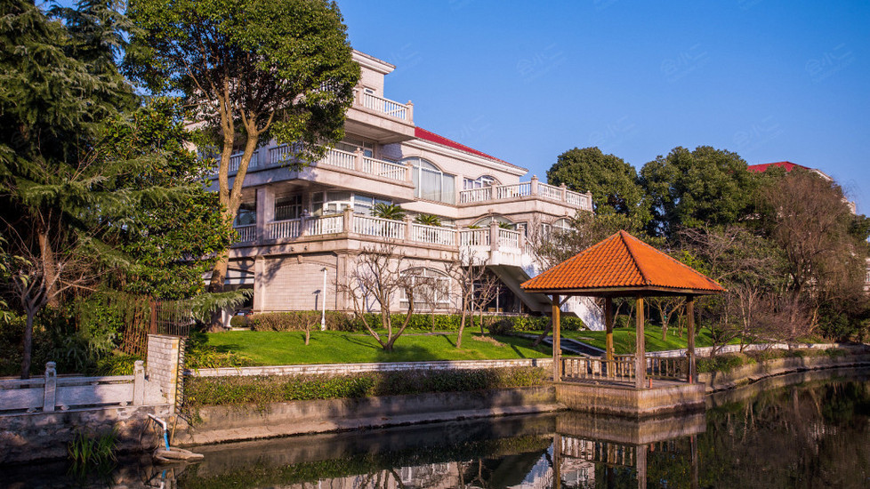 英斯派德俱乐部外观图片