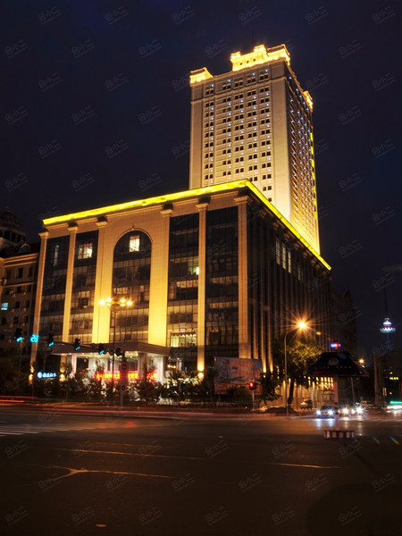 哈尔滨齐鲁国际大酒店外观图片