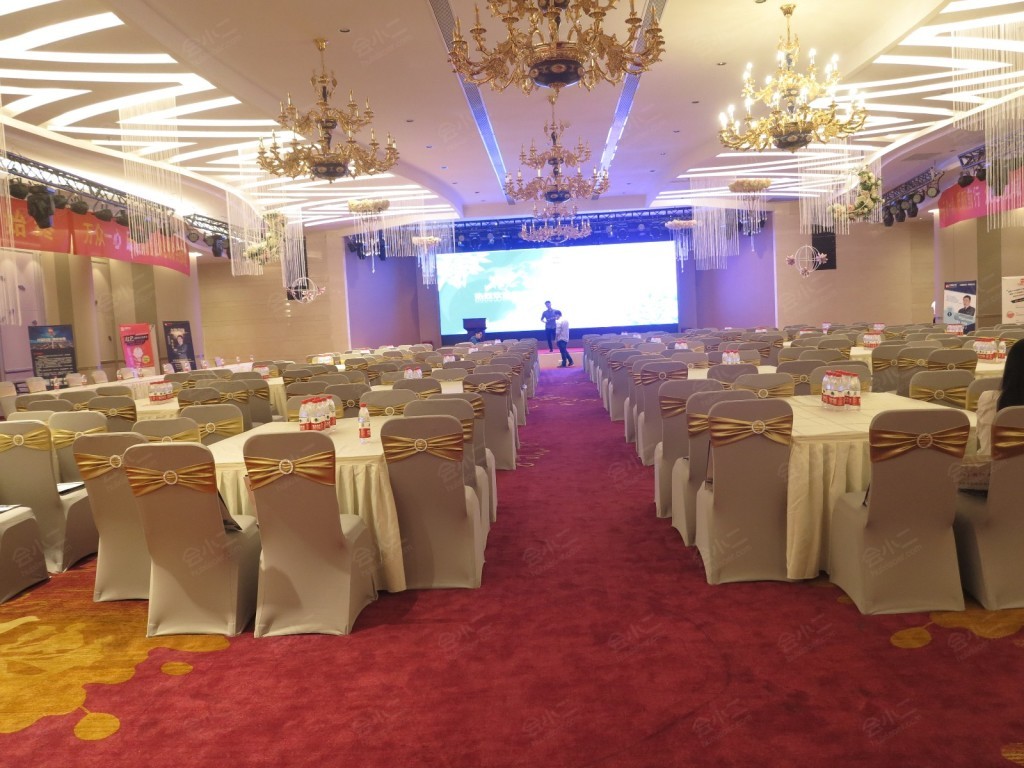 南京滨江花园酒店宴会厅