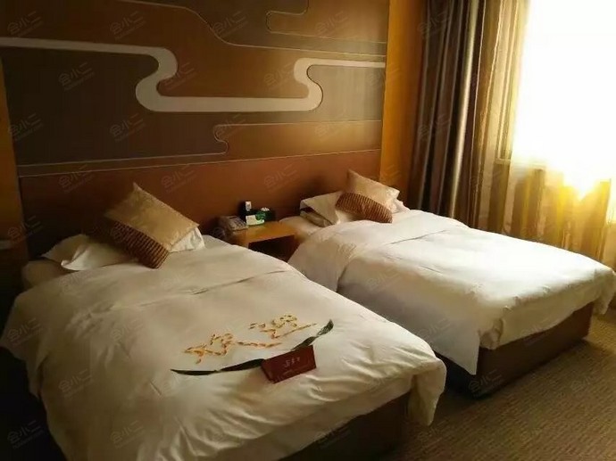 烟台通汇品尚酒店豪华标准间