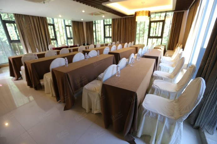 宁波仰天湖山庄5号别墅会议室