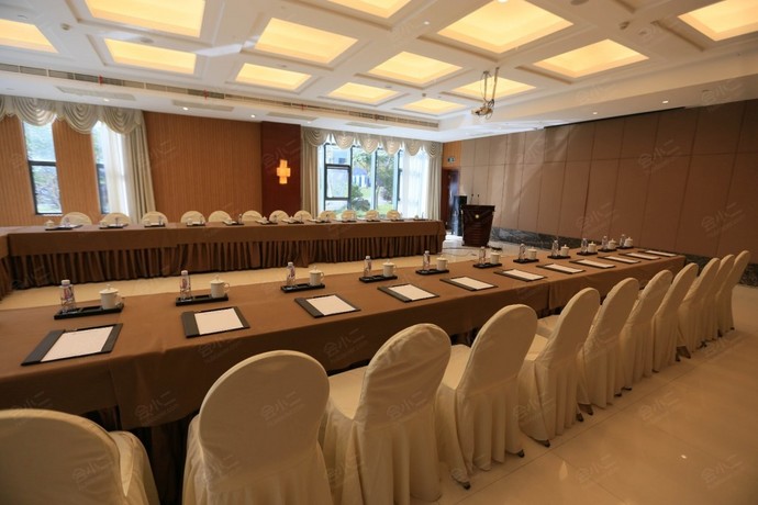 宁波仰天湖山庄天湖厅