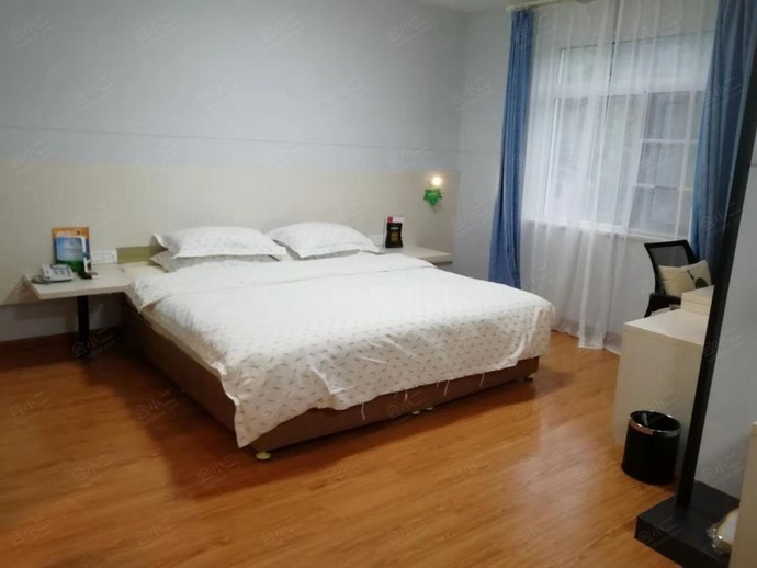 中惠旅石燕湖度假风景区融景大床房