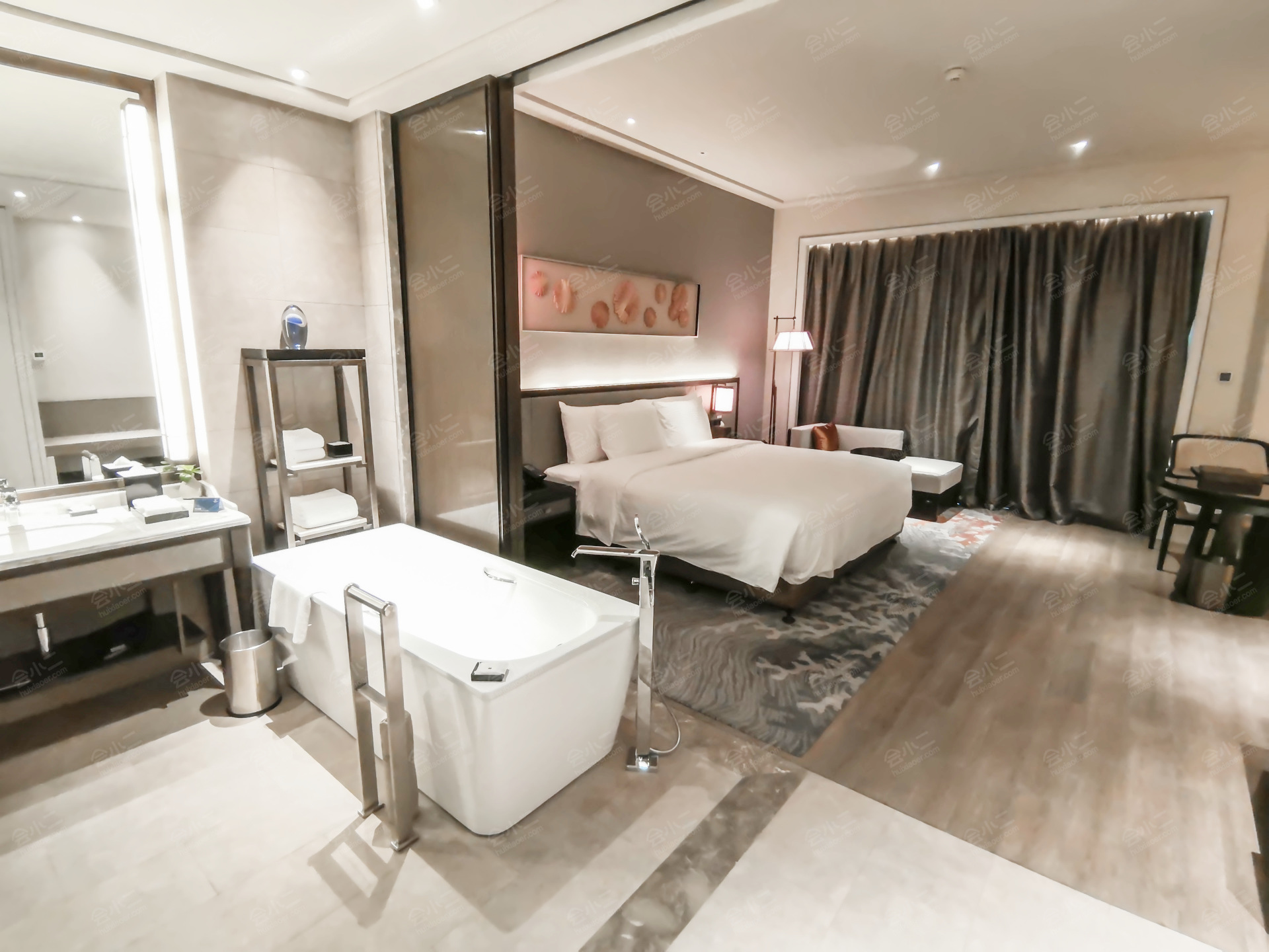 青岛融创施柏阁酒店客房图片