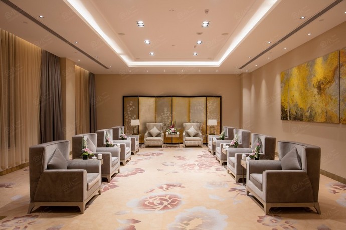 荆州绿地铂骊酒店贵宾会见厅