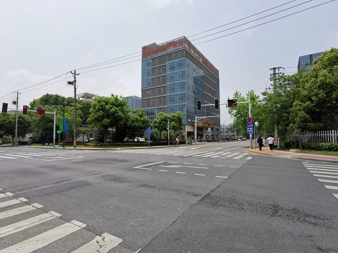 维也纳国际酒店（南京南站竹山路地铁站店）