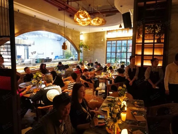 MR.MAGIC摩奇先生·露台餐厅（滨江店）偏厅