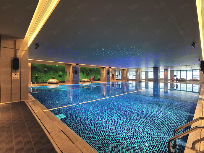 南京长江之舟华邑酒店游泳
