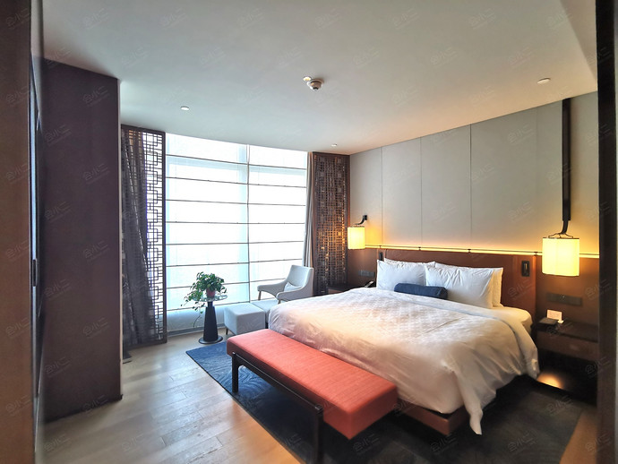 南京长江之舟华邑酒店单卧套房大床河景