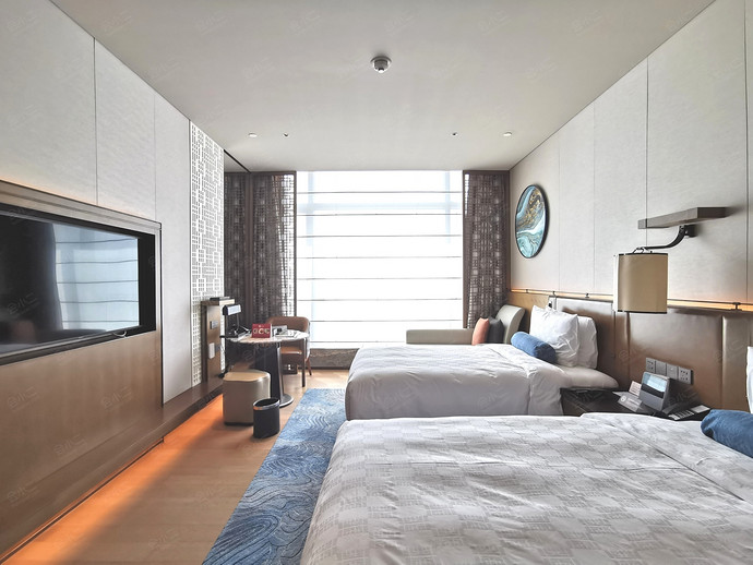 南京长江之舟华邑酒店华邑高级房双床河景