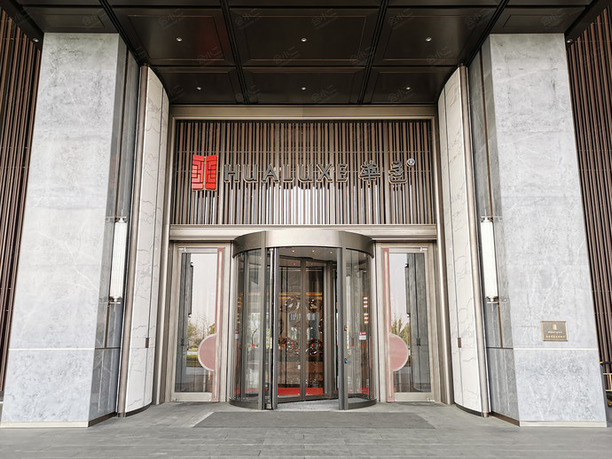 南京长江之舟华邑酒店外观