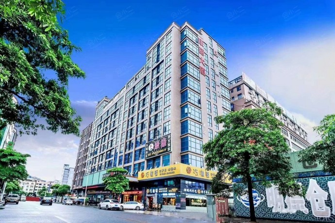 柏曼酒店（东莞松山湖环球广场华为店）外观