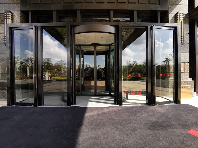 上海中优城市万豪酒店外观