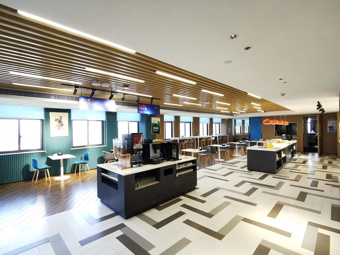 长沙高铁南站智选假日酒店智空间