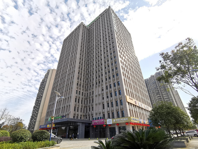 长沙高铁南站智选假日酒店景园CEO大厦