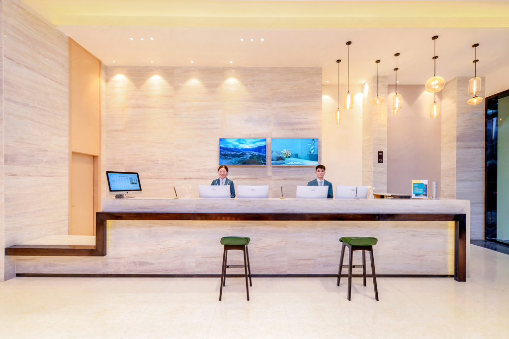 城市便捷酒店(重庆南坪轻轨站店)大堂图片