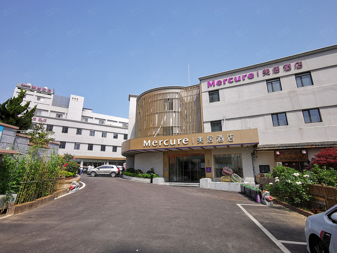 青岛栈桥火车站美居酒店