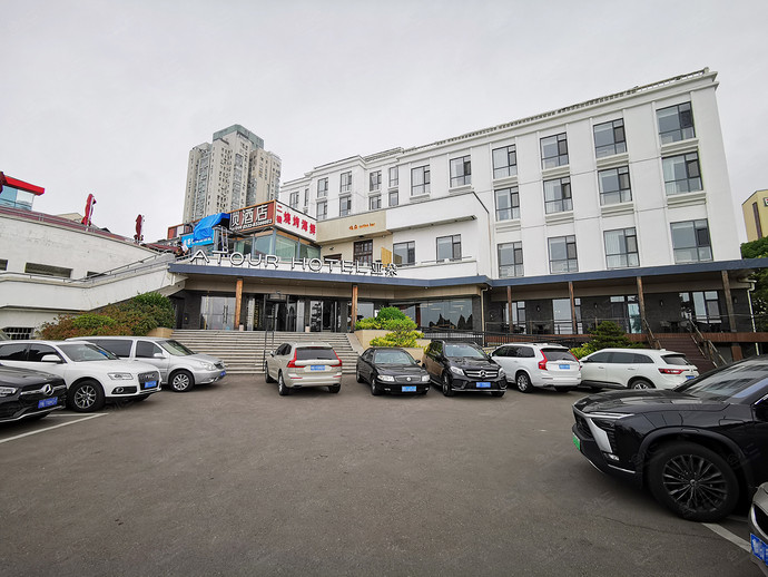 青岛栈桥海景亚朵酒店