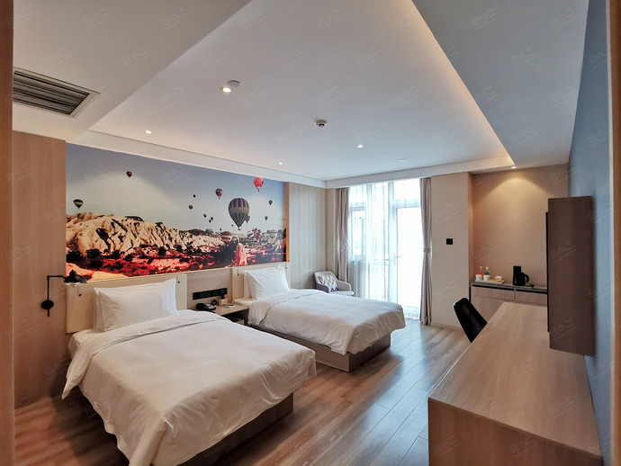 济南解放路亚朵轻居酒店超享园景双床房