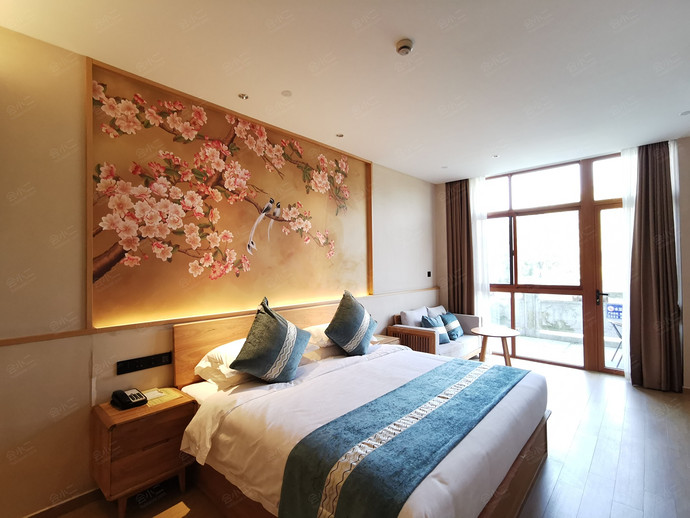 苏州悦美万象酒店湖景大床房