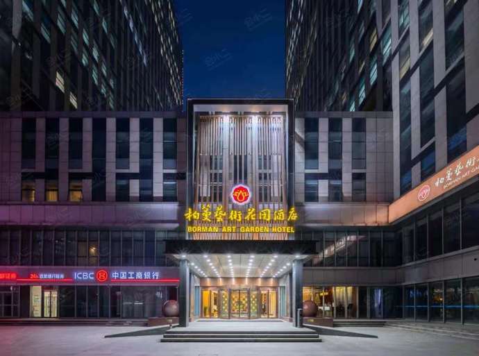 柏蔓艺术花园酒店（济南高新万达会展中心店）