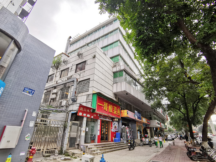 银鹰迎商酒店（广州五号停机坪机场路店）