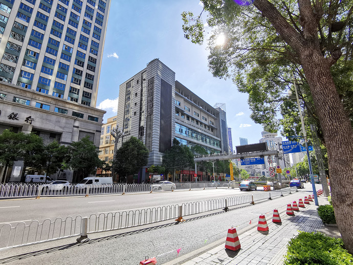 亚朵轻居酒店（昆明南屏步行街店）