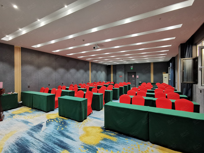 凯里亚德酒店（济南齐鲁医院趵突泉店）会议室