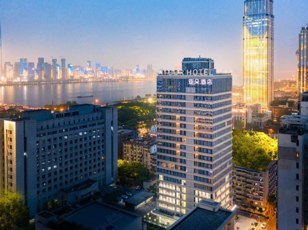 武汉天地汉口江滩亚朵酒店外观图片