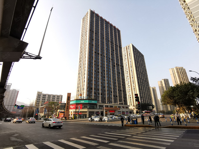 维也纳国际酒店（重庆六公里轻轨站店）