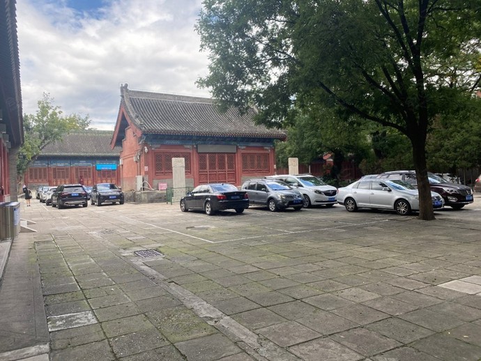 北京报国寺环境