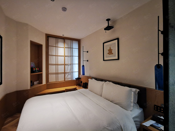 秋果•揽月（北京东四簋街店）和风观影大床房