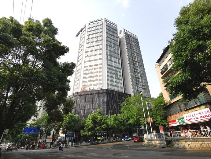 贵阳5F.NET+HOTEL酒店亨特上城