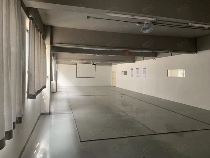 中盈职业技能培训学校课室三