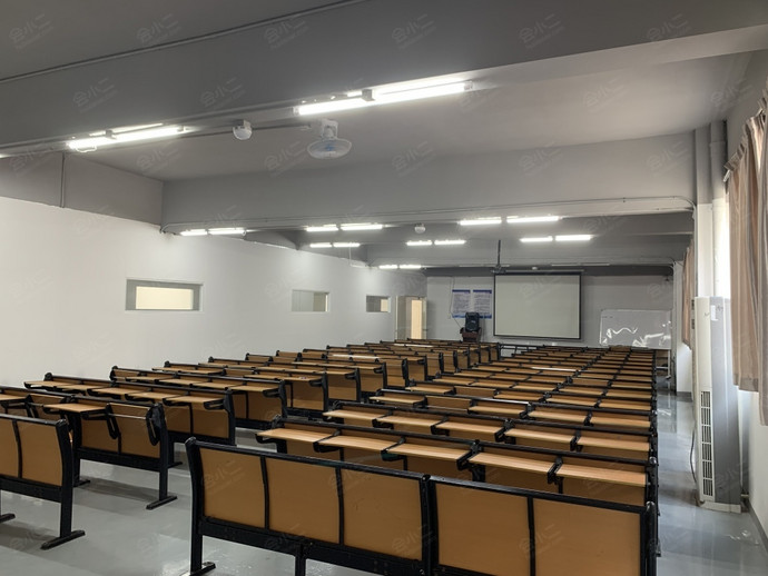 中盈职业技能培训学校课室一