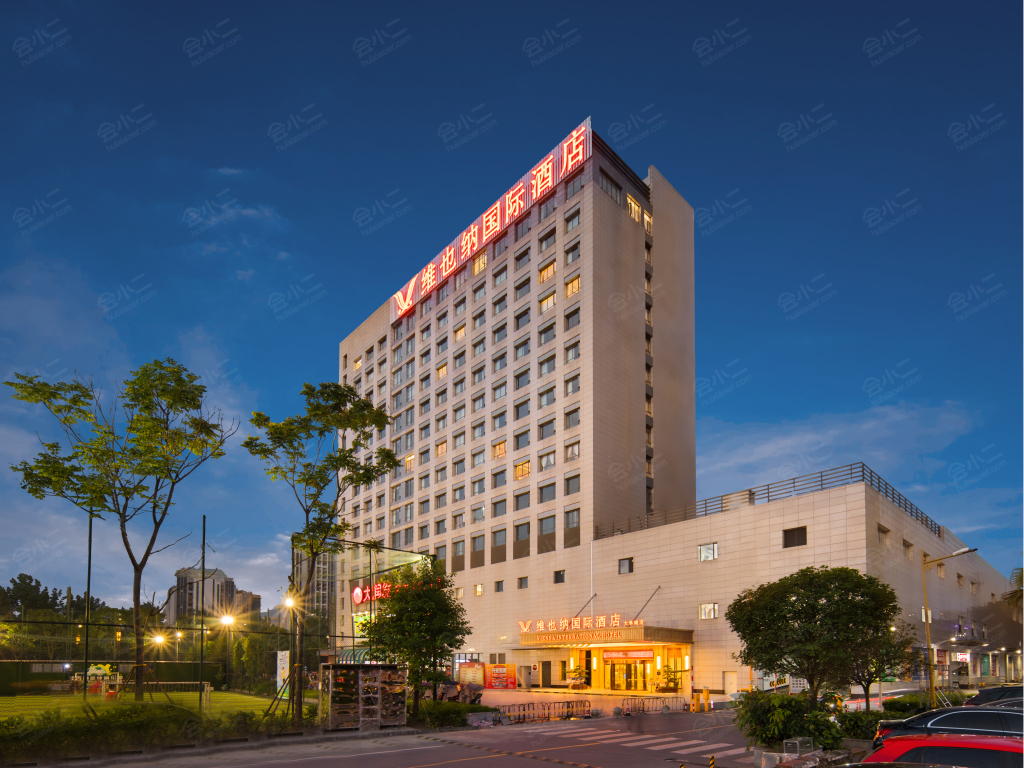 维也纳国际酒店（杭州未来科技城店）客房高级概念大床房高清图片_vr全景图片-【会小二】