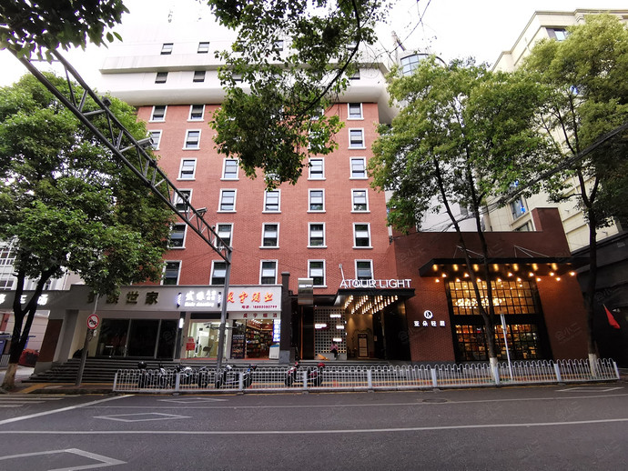 贵阳喷水池亚朵轻居酒店