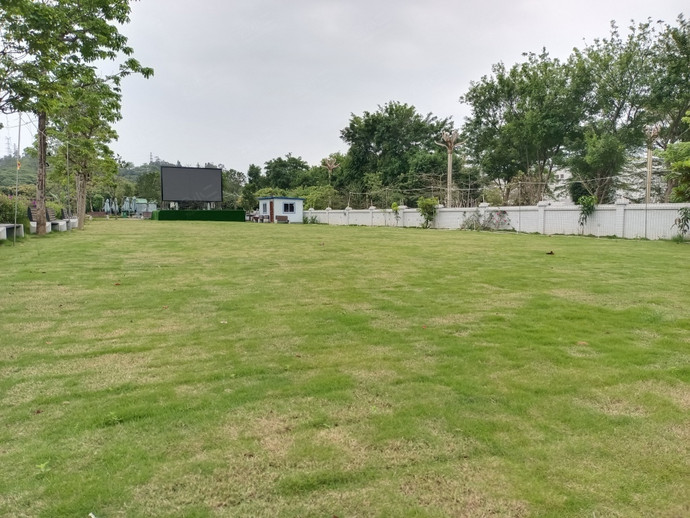 东莞陶花源团建拓展营地KTV