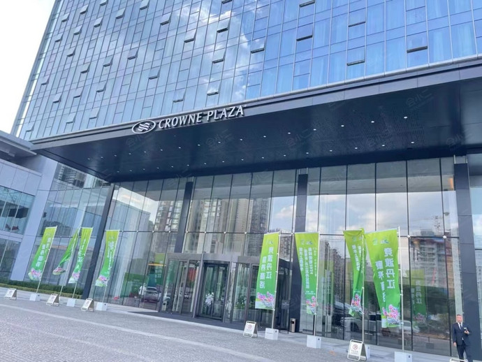 商洛皇冠假日酒店外观